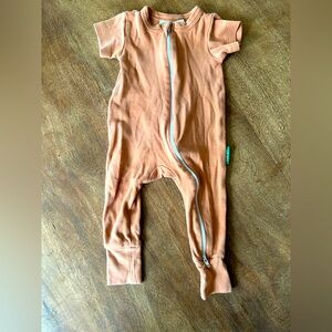 PARADE organic signature print “2 way” zip romper short sleeved